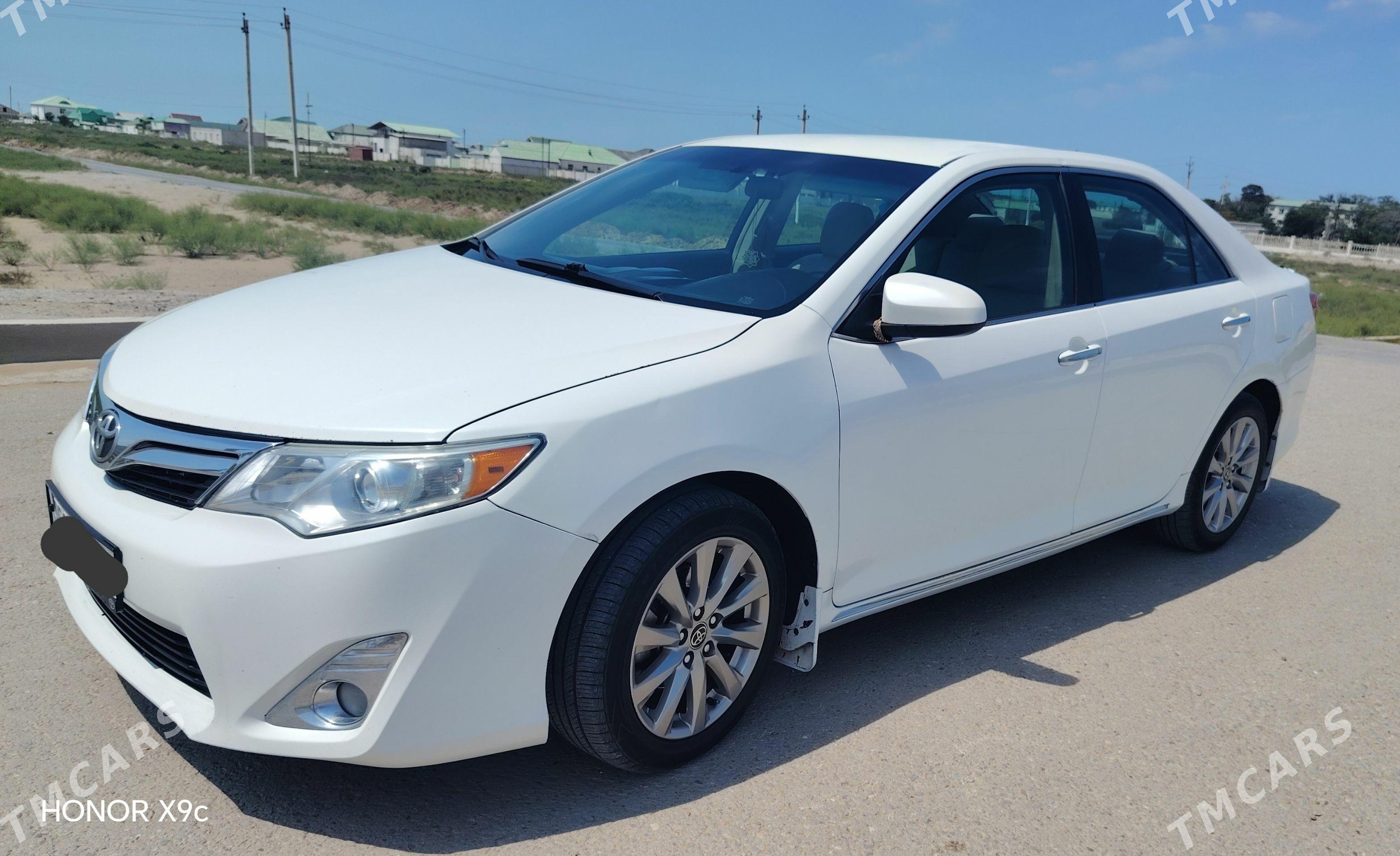 Toyota Camry 2013 - 250 000 TMT - Хазар - img 1