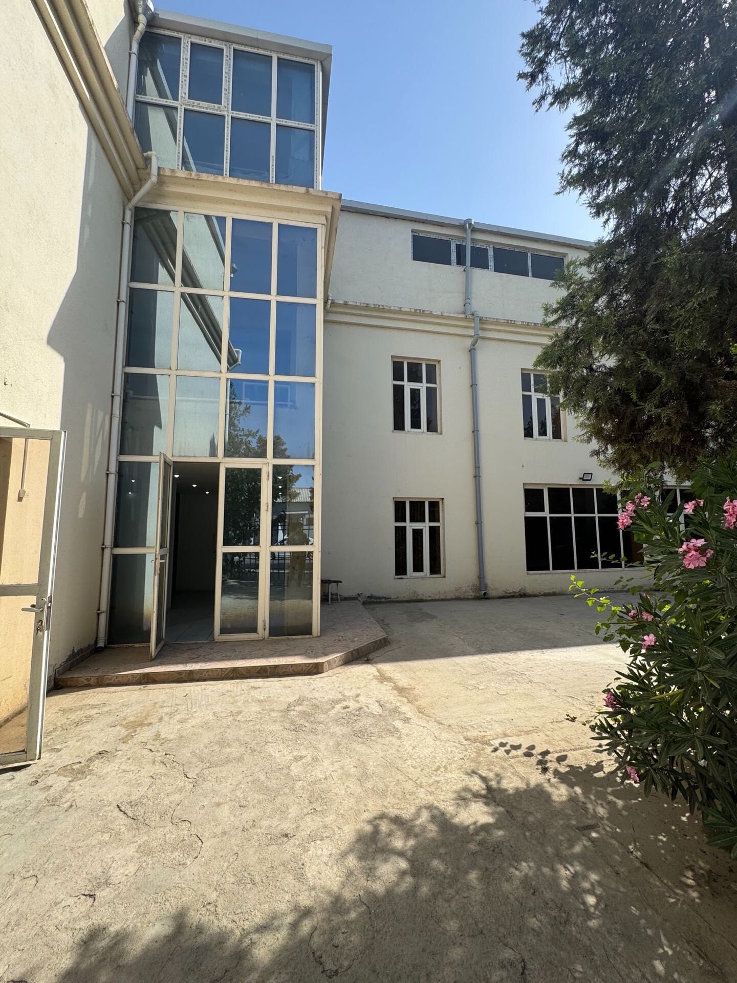 ZDANIYA ARENDA BERILYAR 486m2 - Ашхабад - img 1