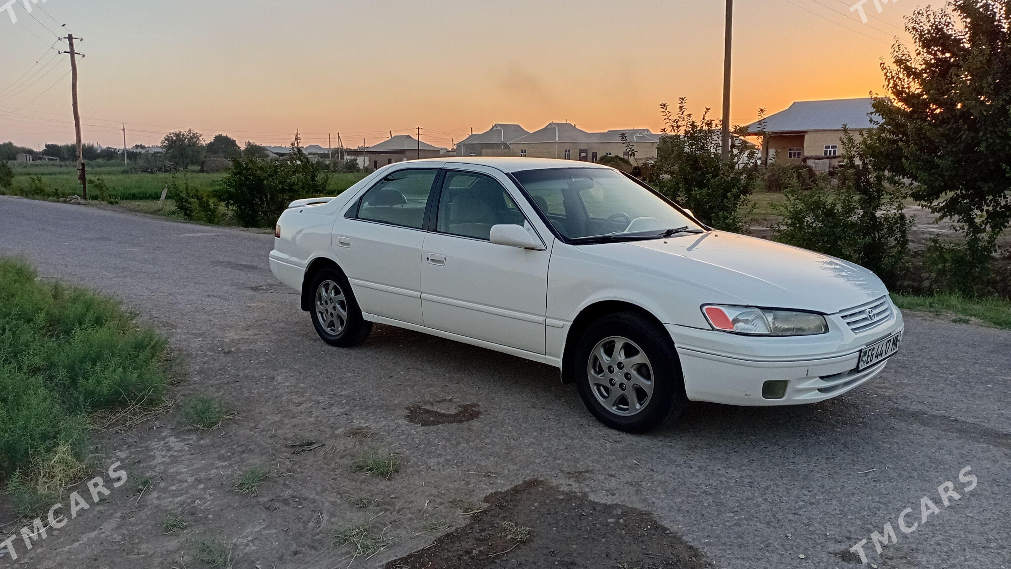 Toyota Camry 1998 - 138 000 TMT - Байрамали - img 1
