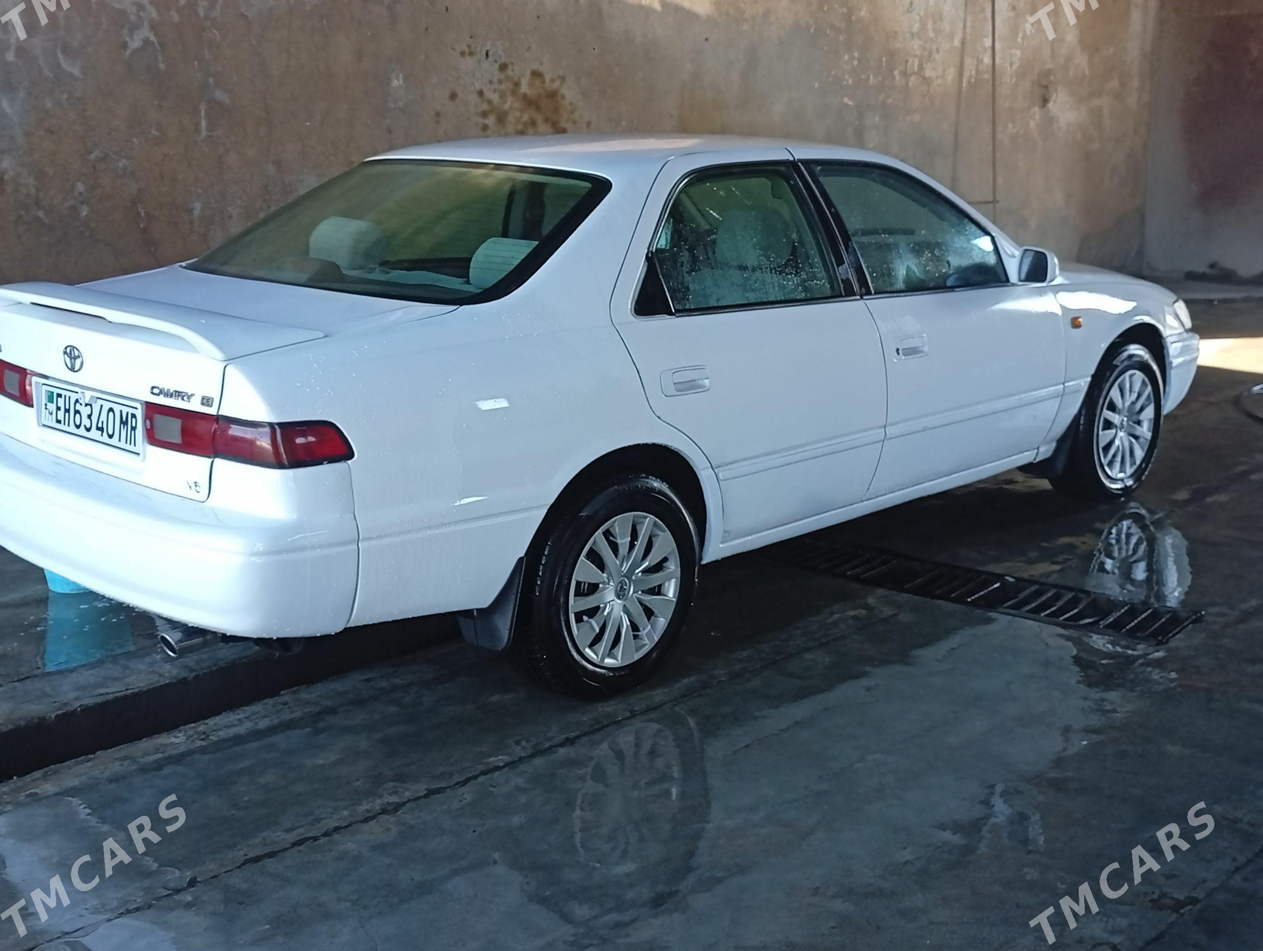 Toyota Camry 1999 - 125 000 TMT - Ёлётен - img 1