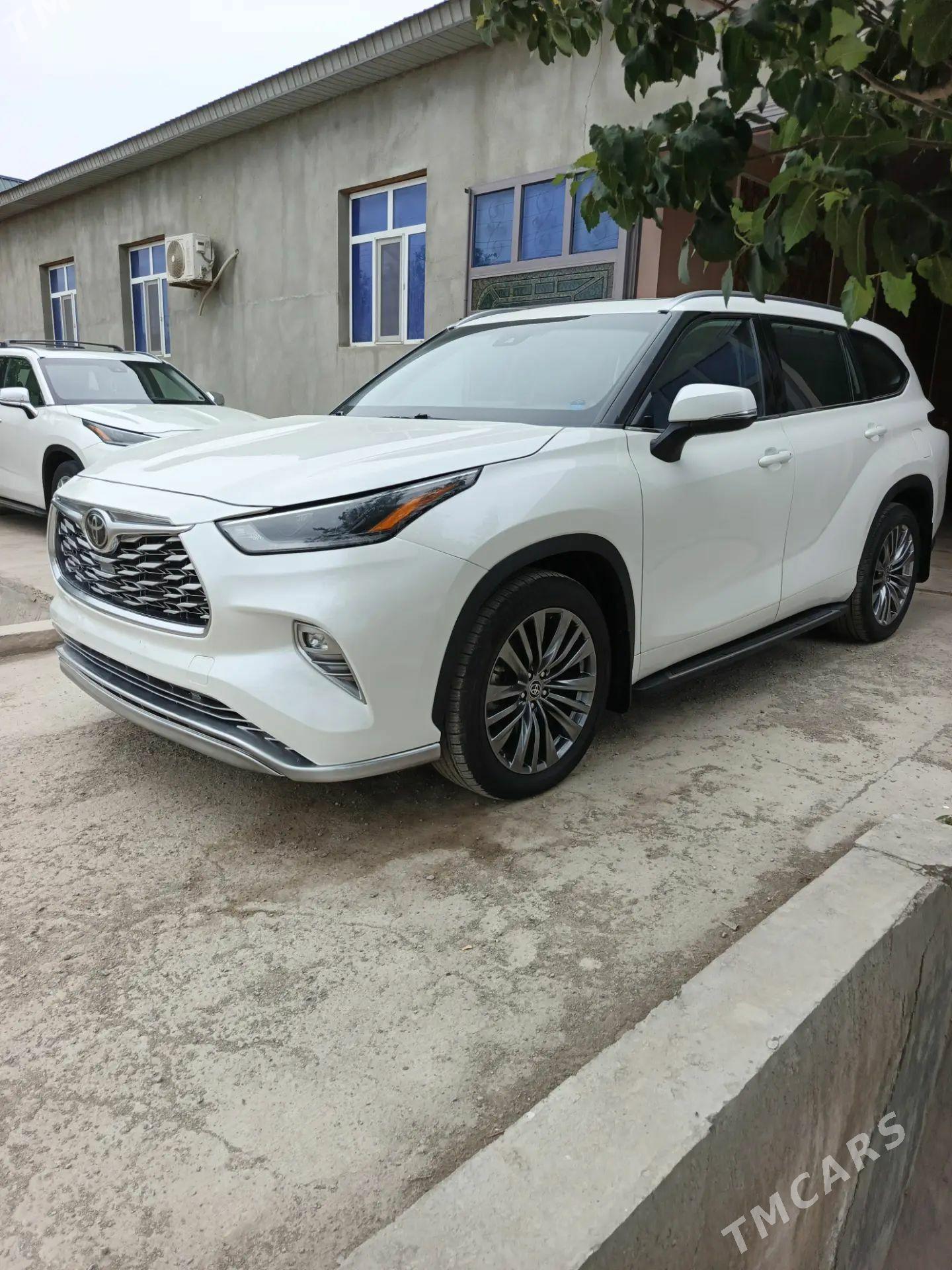 Toyota Highlander 2021 - 591 000 TMT - Кёнеургенч - img 1