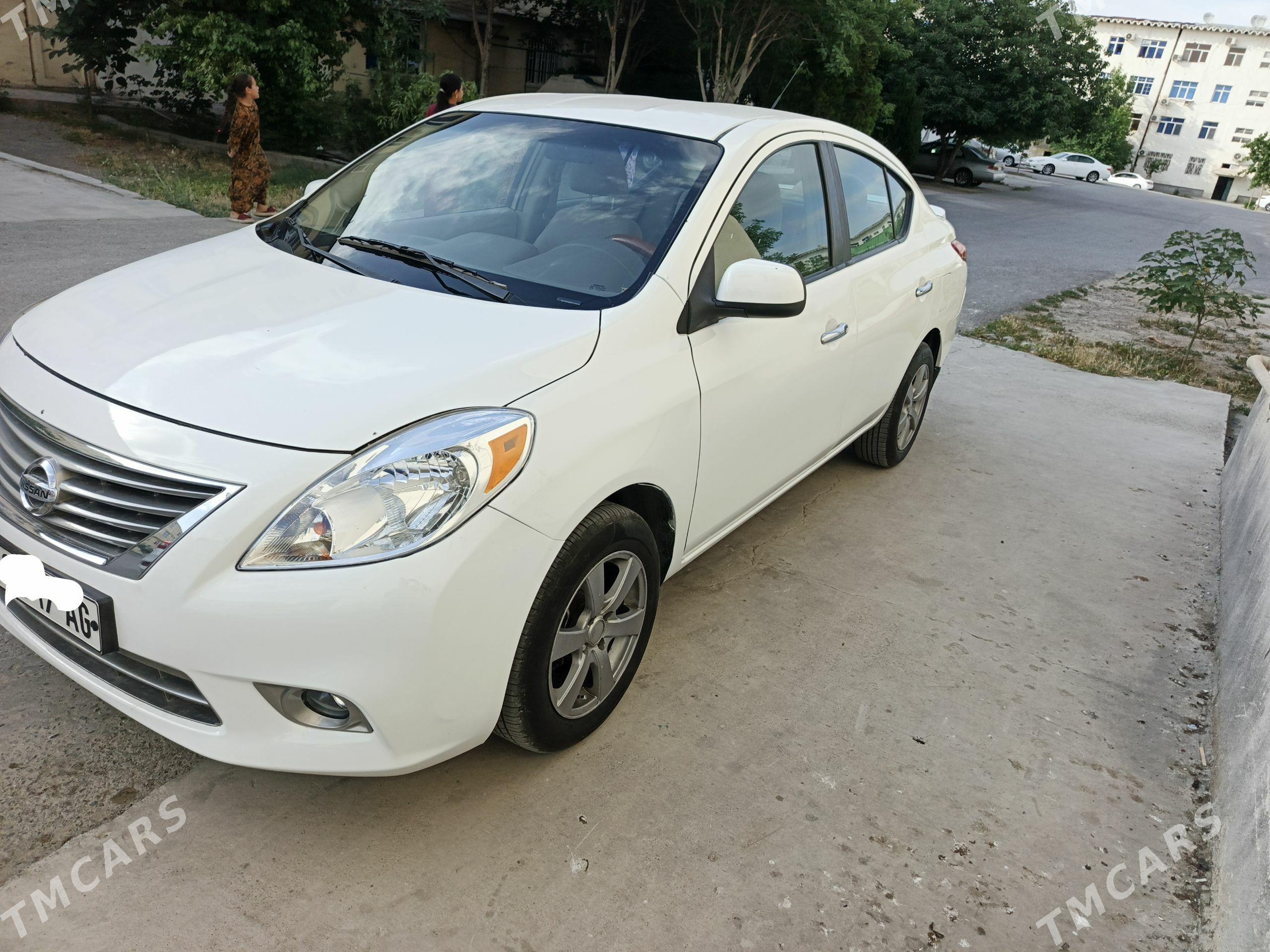 Nissan Versa 2011 - 129 000 TMT - Бузмеин - img 1