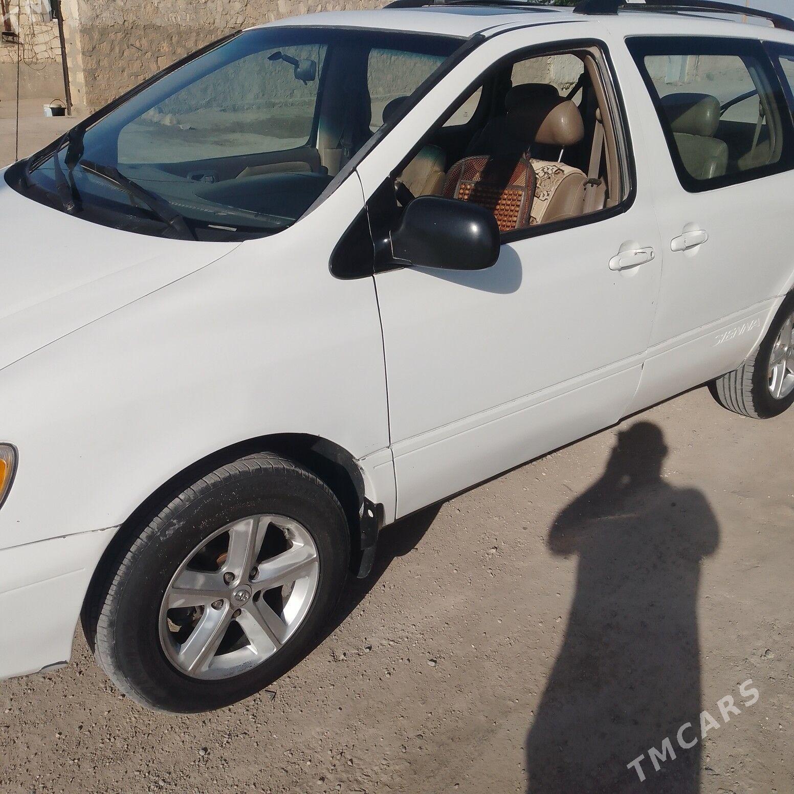 Toyota Sienna 2000 - 160 000 TMT - Достлук - img 1