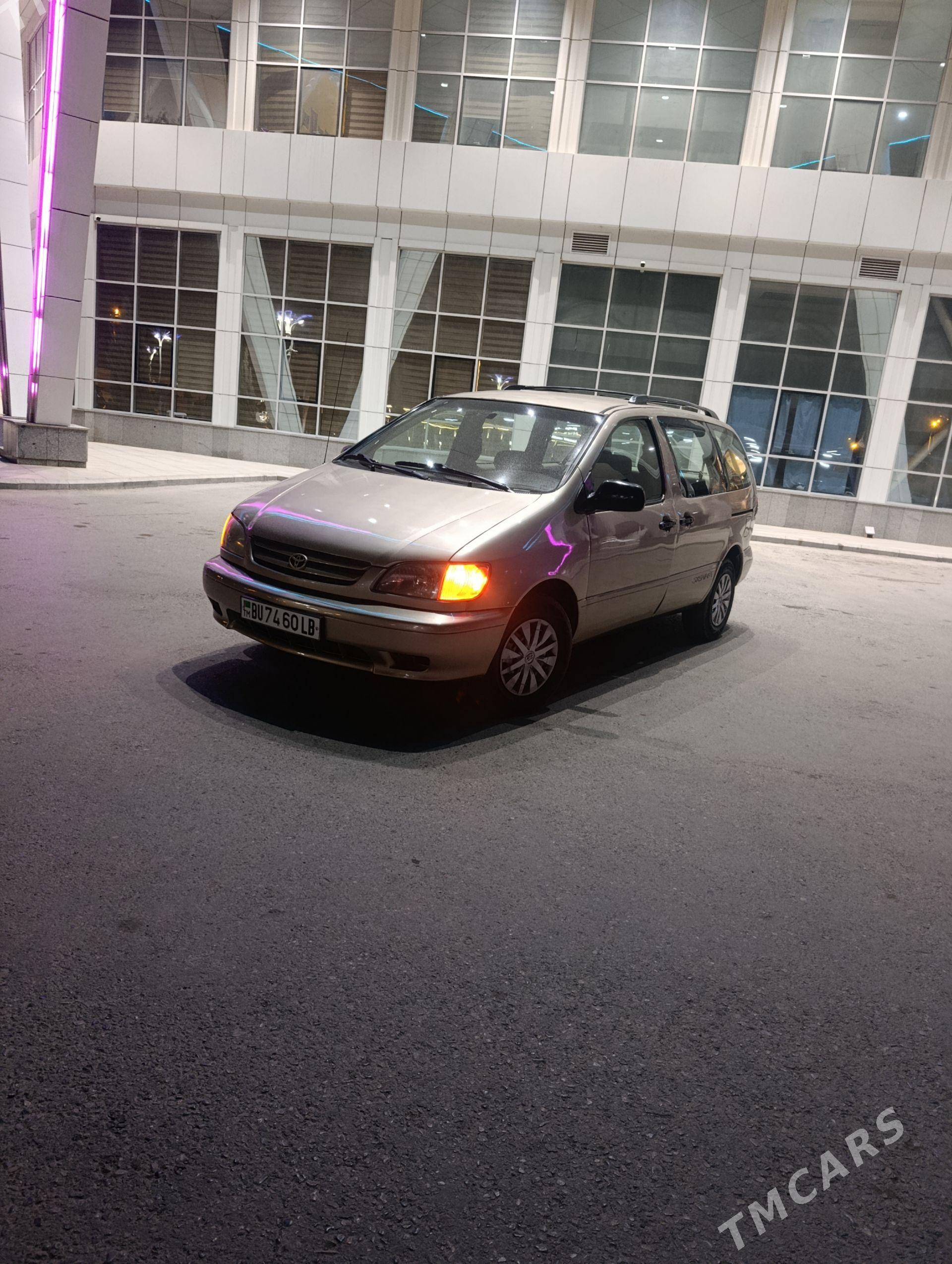 Toyota Sienna 2002 - 160 000 TMT - Туркменабат - img 1