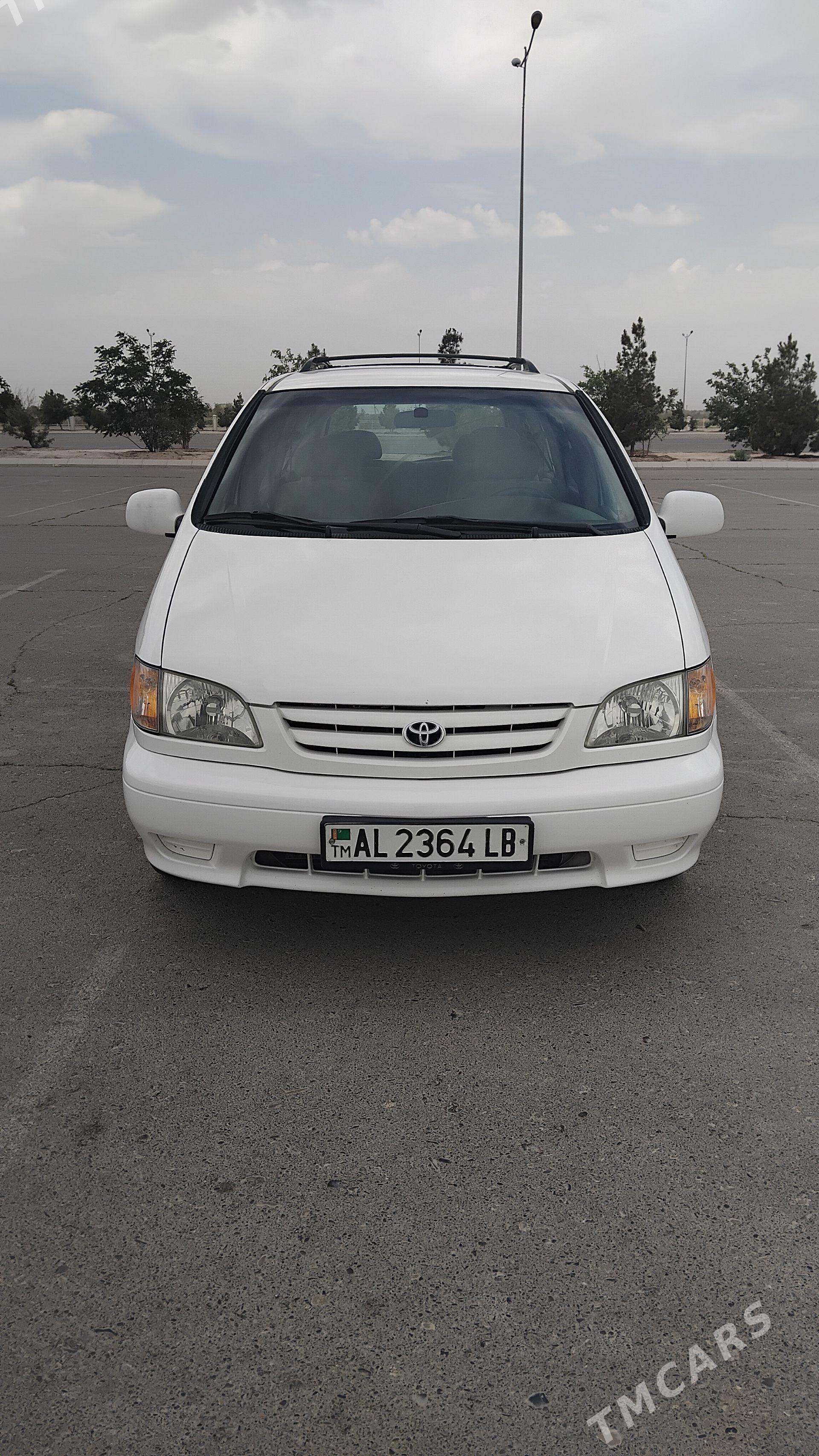 Toyota Sienna 2002 - 270 000 TMT - Саят - img 1