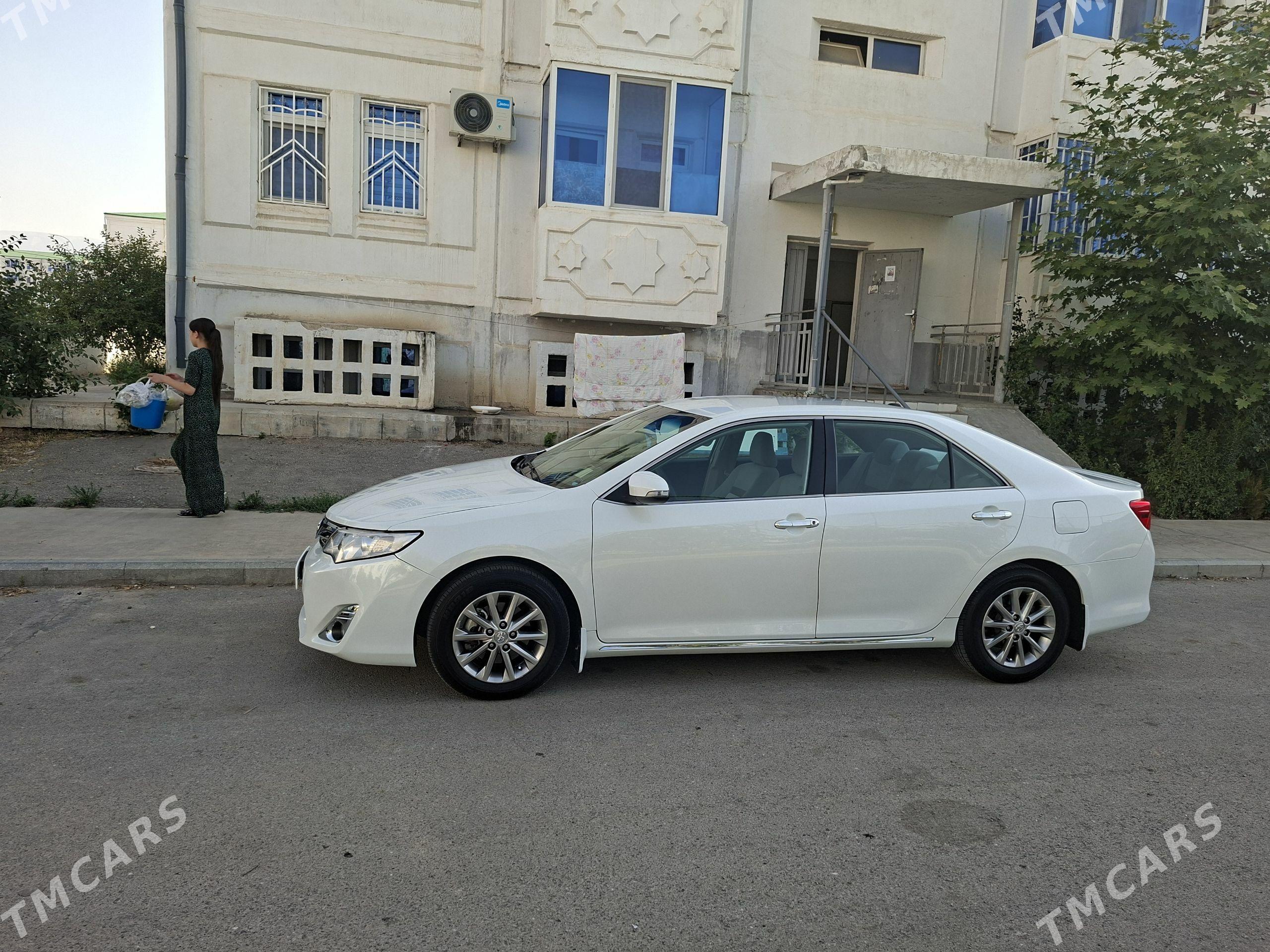 Toyota Camry 2013 - 242 000 TMT - Büzmeýin - img 1