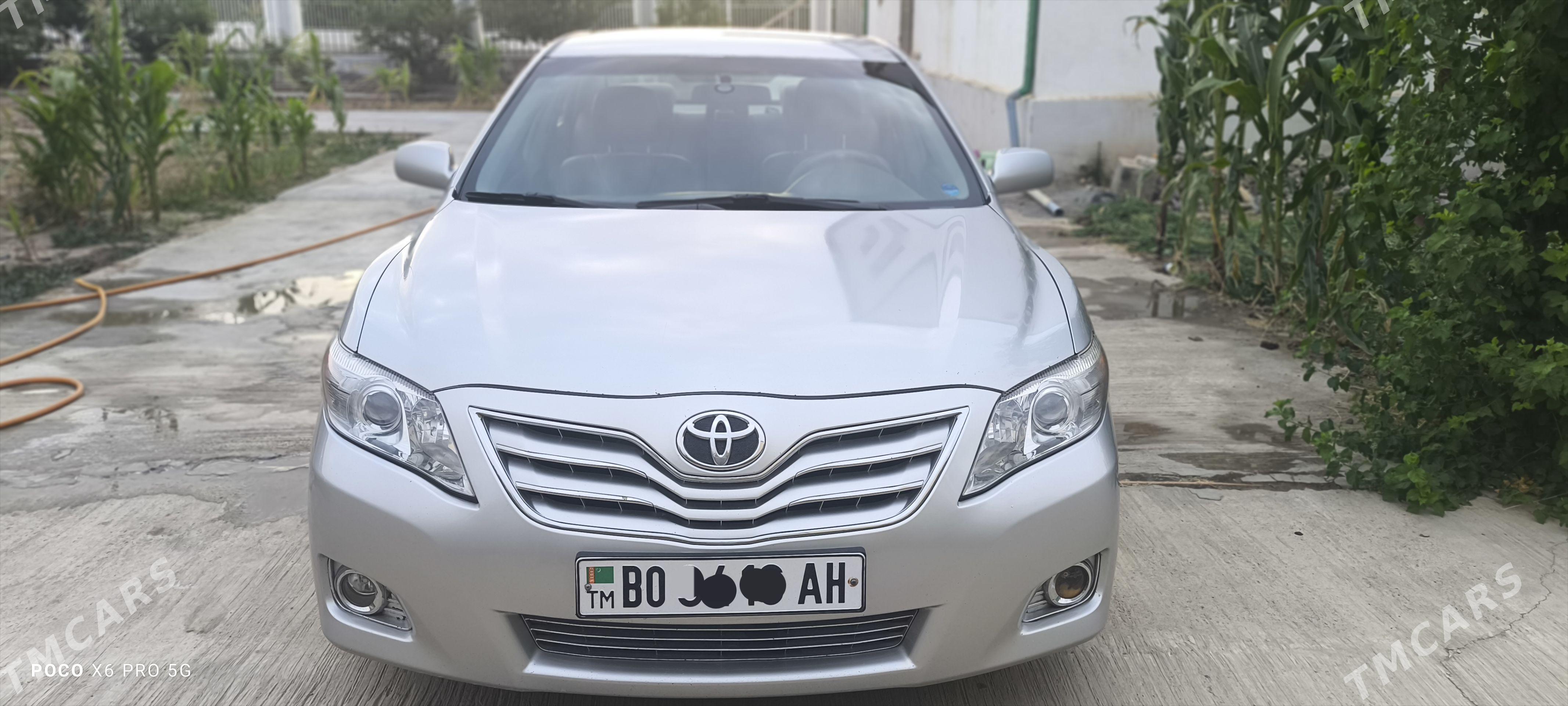 Toyota Camry 2011 - 230 000 TMT - Теджен - img 1