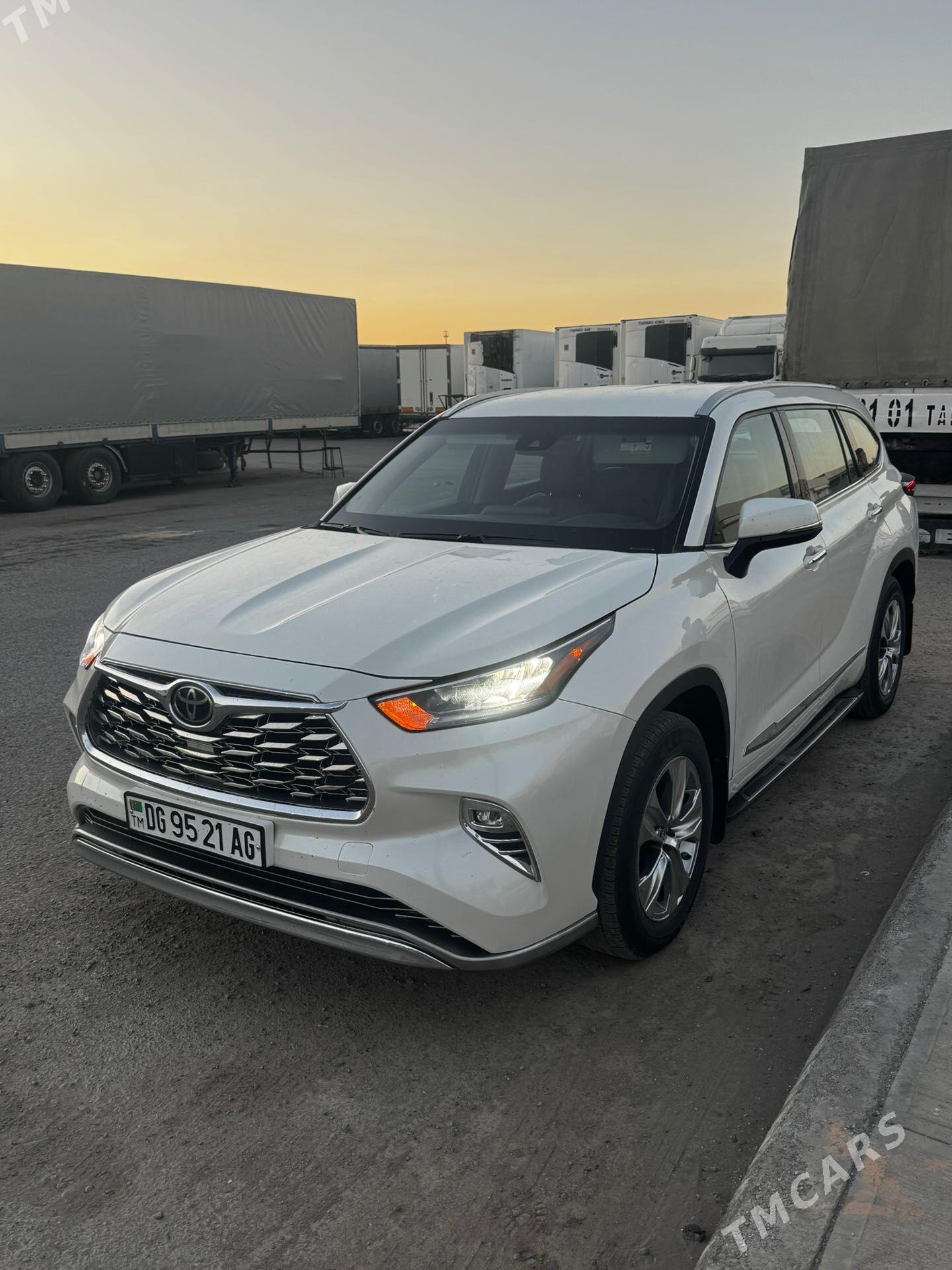 Toyota Highlander 2022 - 510 000 TMT - Тязе заман - img 1