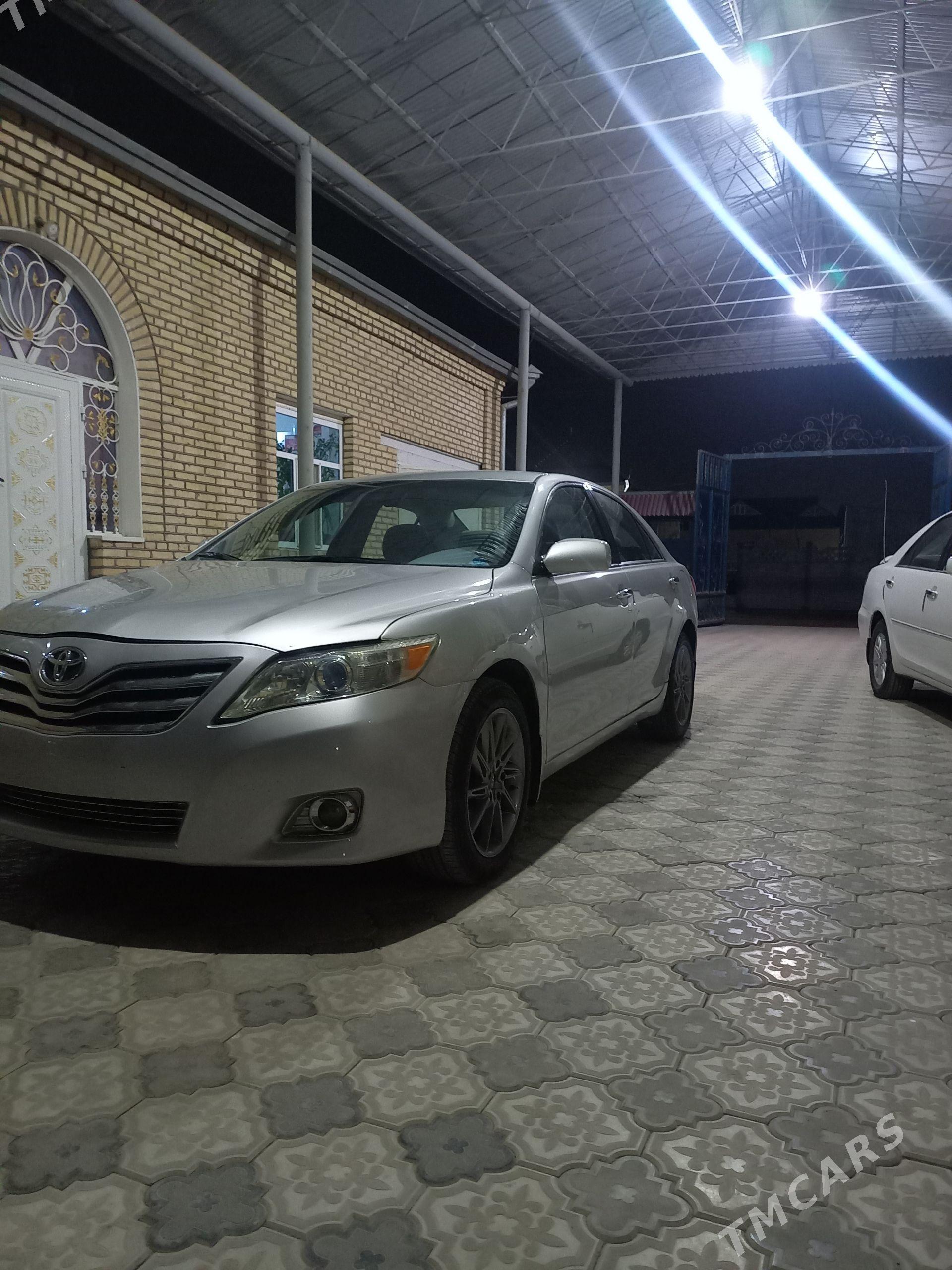 Toyota Camry 2011 - 220 000 TMT - Мары - img 1