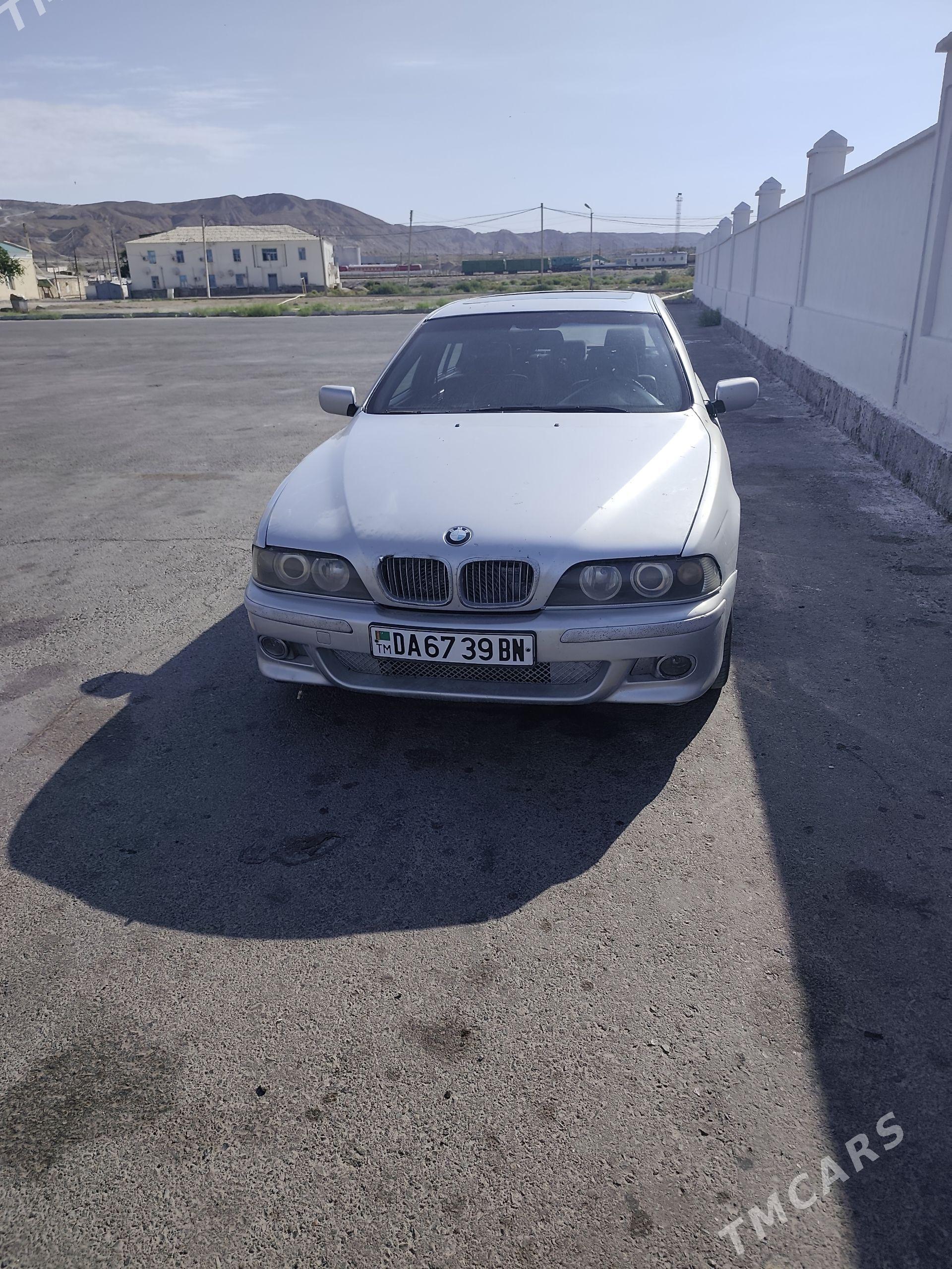 BMW 525 2002 - 85 000 TMT - Балканабат - img 1