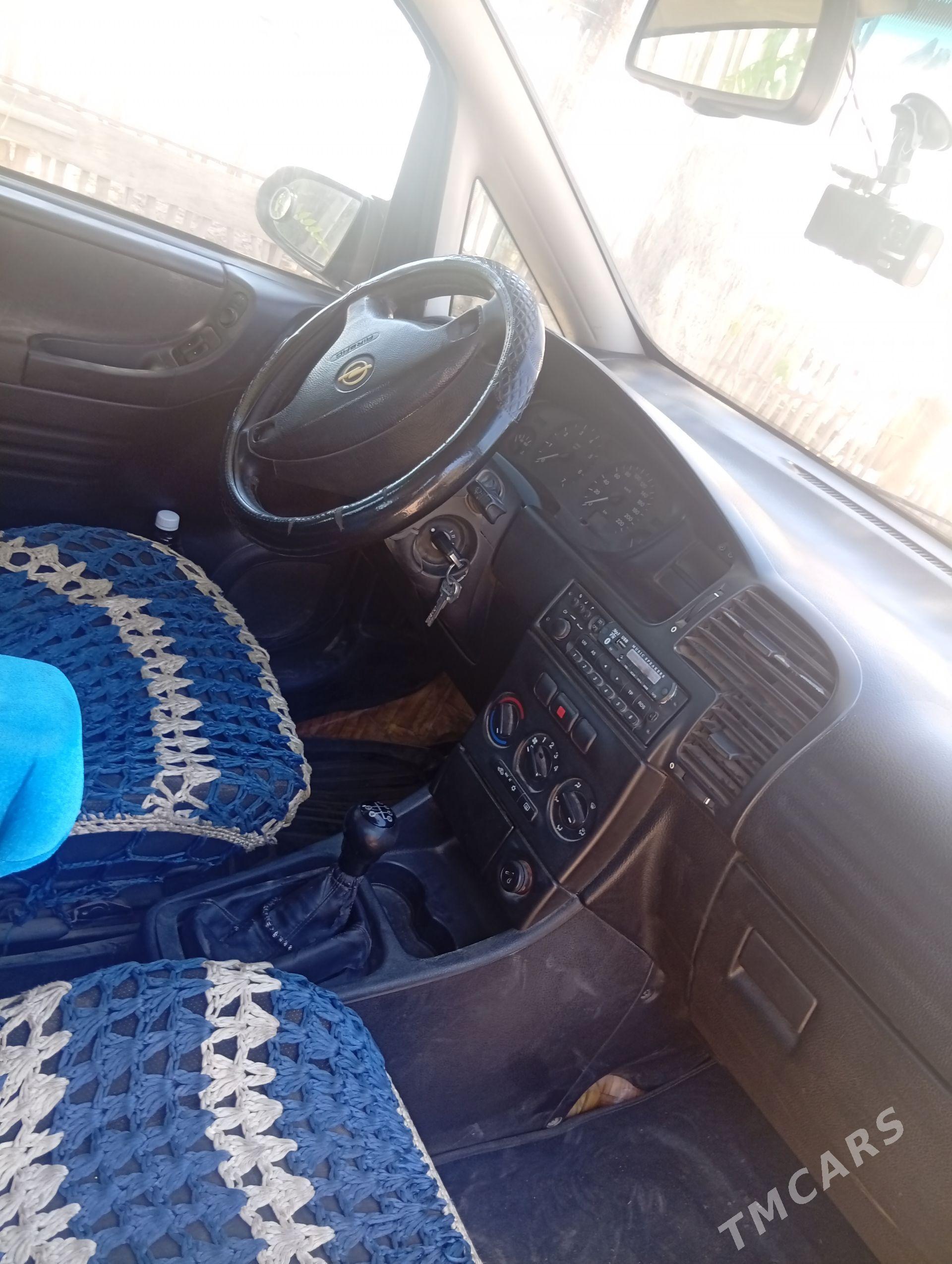 Opel Zafira 2002 - 100 000 TMT - Шабатский этрап - img 1