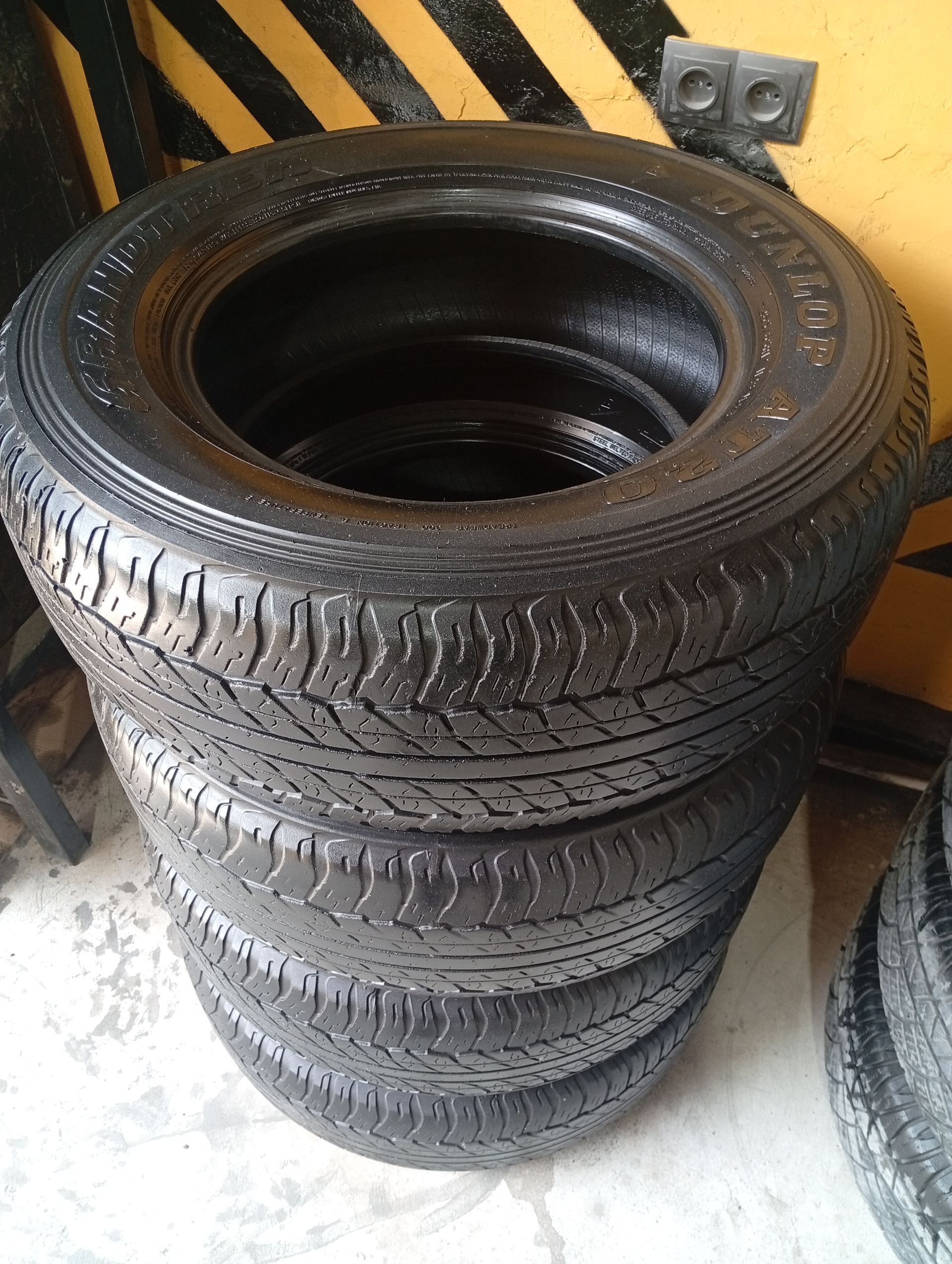 DUNLOP 265/65/17/ ÝYLY23 3 000 TMT - Garadamak - img 1