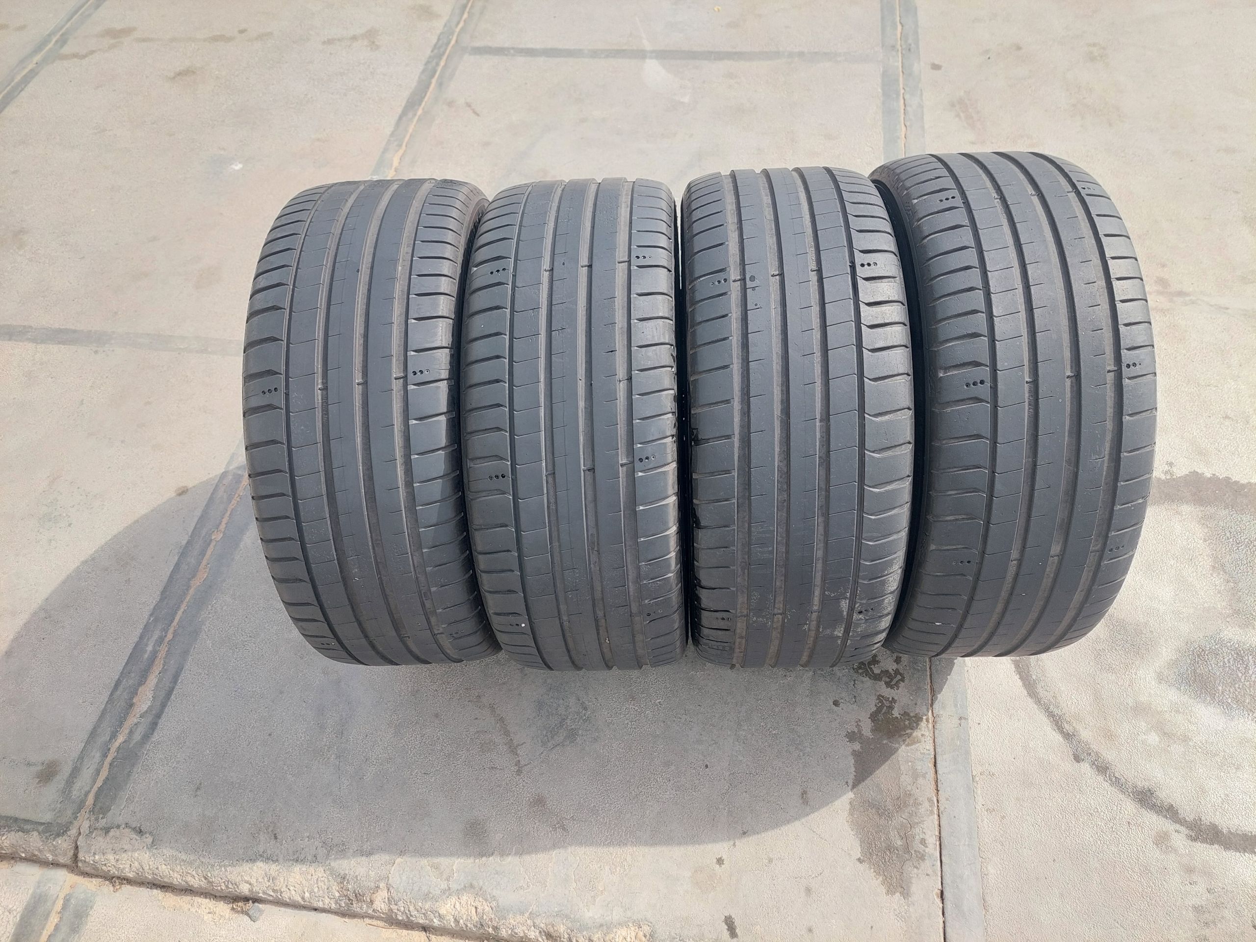 Michelin 235 45 18 2 500 TMT - Mary - img 1