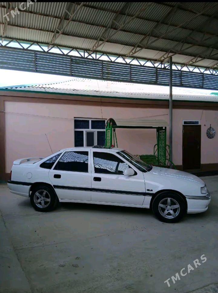 Opel Vectra 1994 - 58 000 TMT - Бахарден - img 1