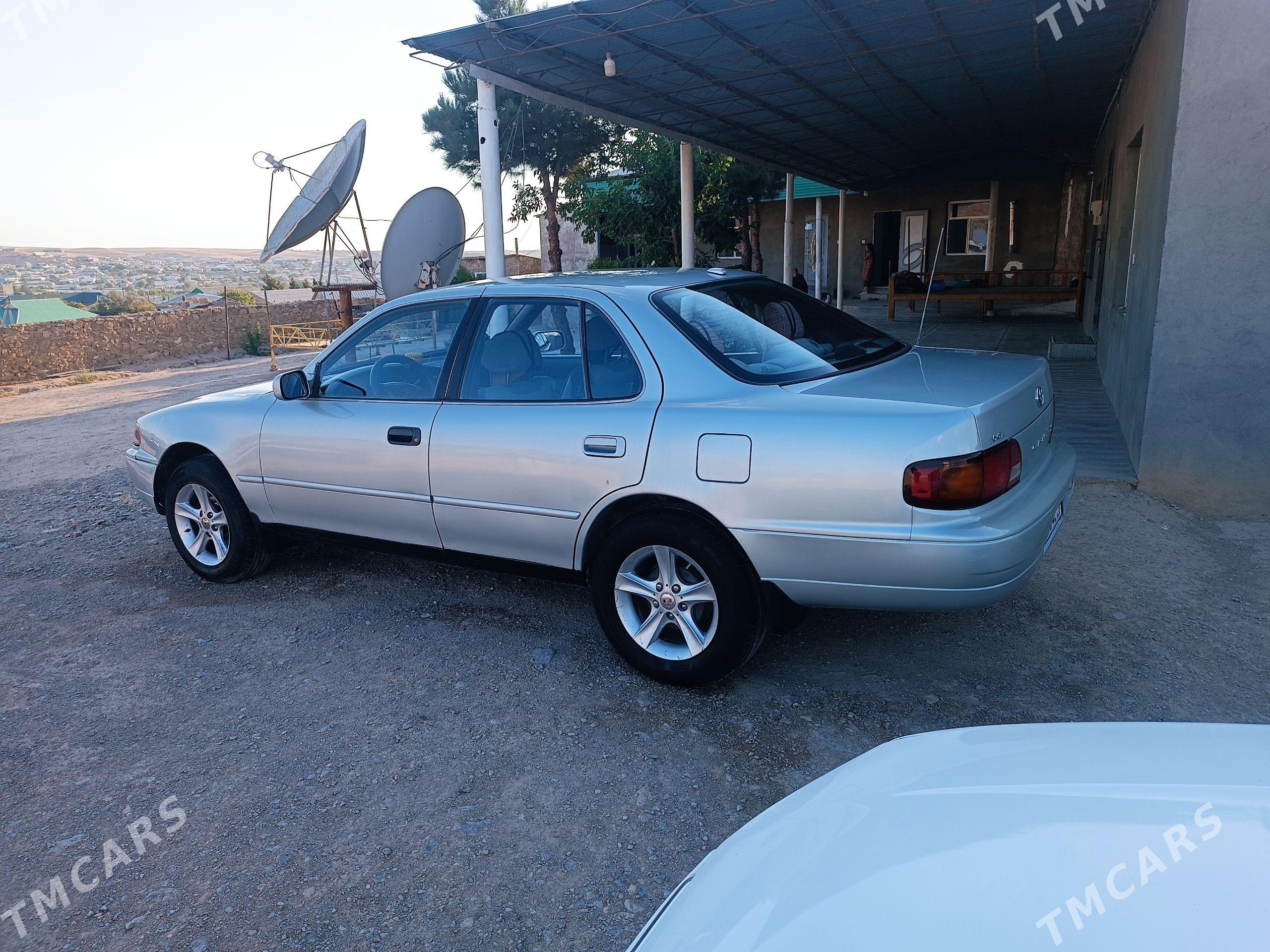 Toyota Camry 1996 - 120 000 TMT - Магданлы - img 1