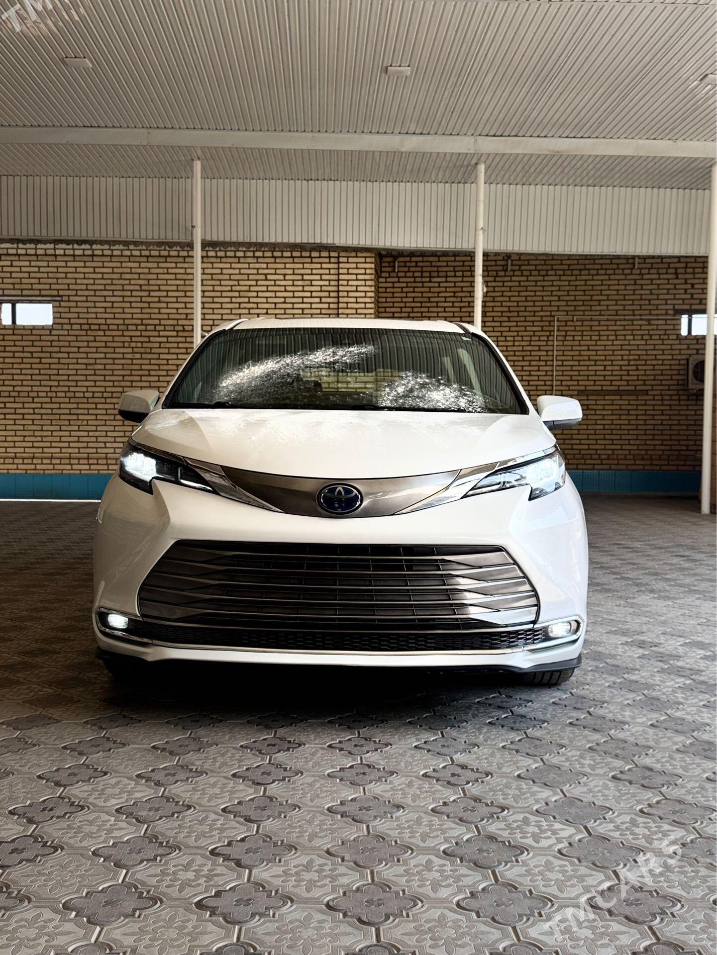 Toyota Sienna 2021 - 550 000 TMT - Мары - img 1
