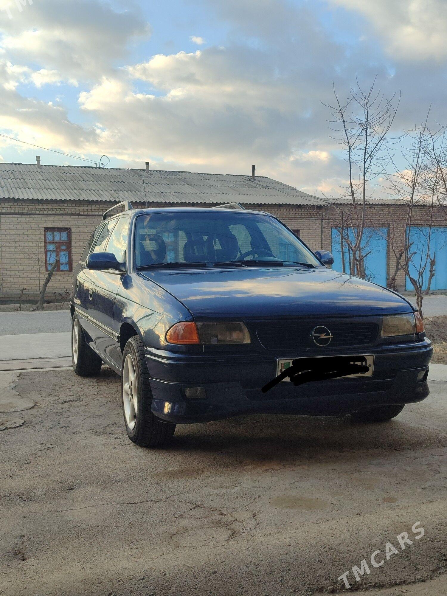 Opel Astra 1993 - 70 000 TMT - Sakar - img 1