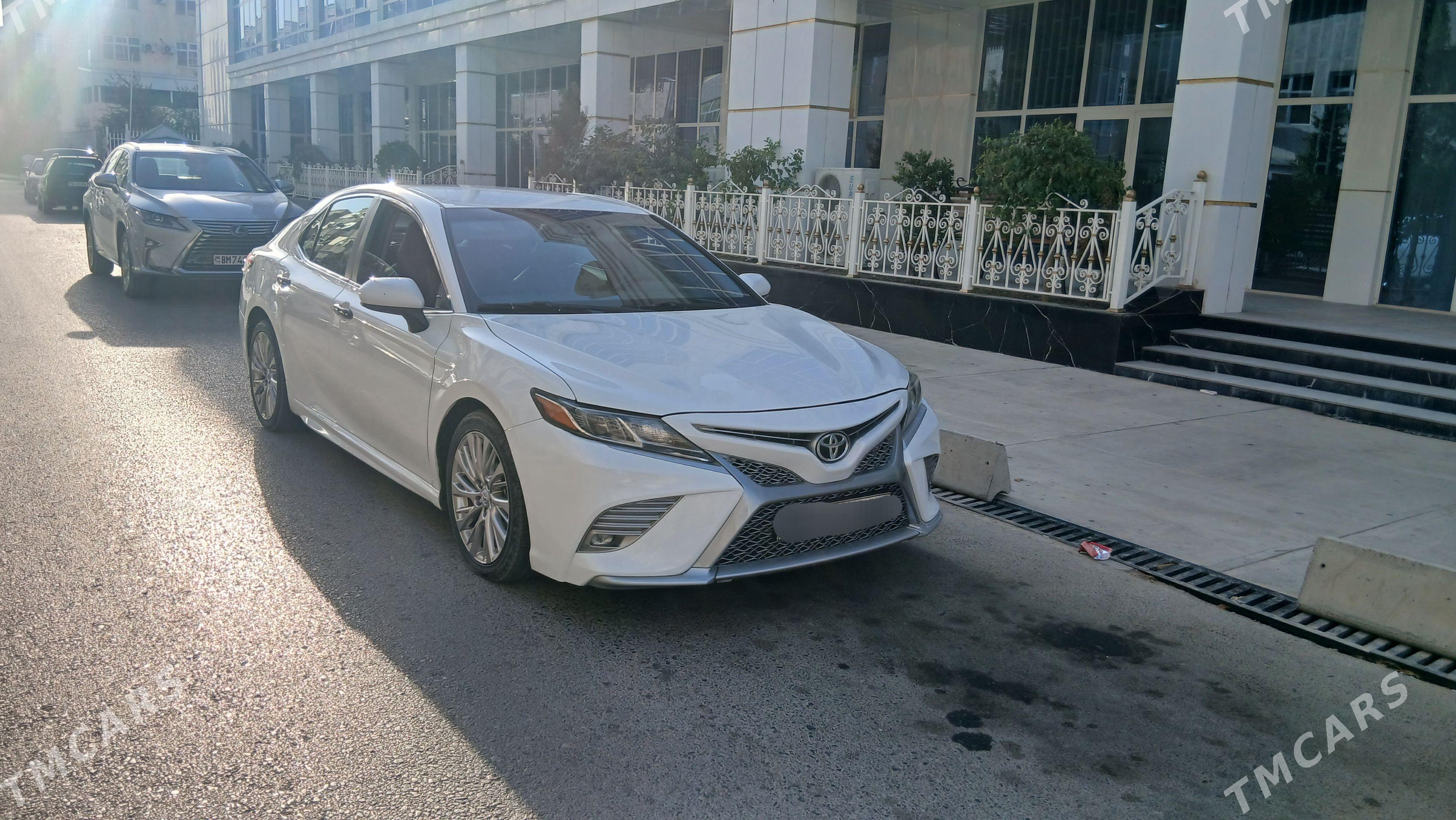 Toyota Camry 2018 - 295 000 TMT - Мары - img 1