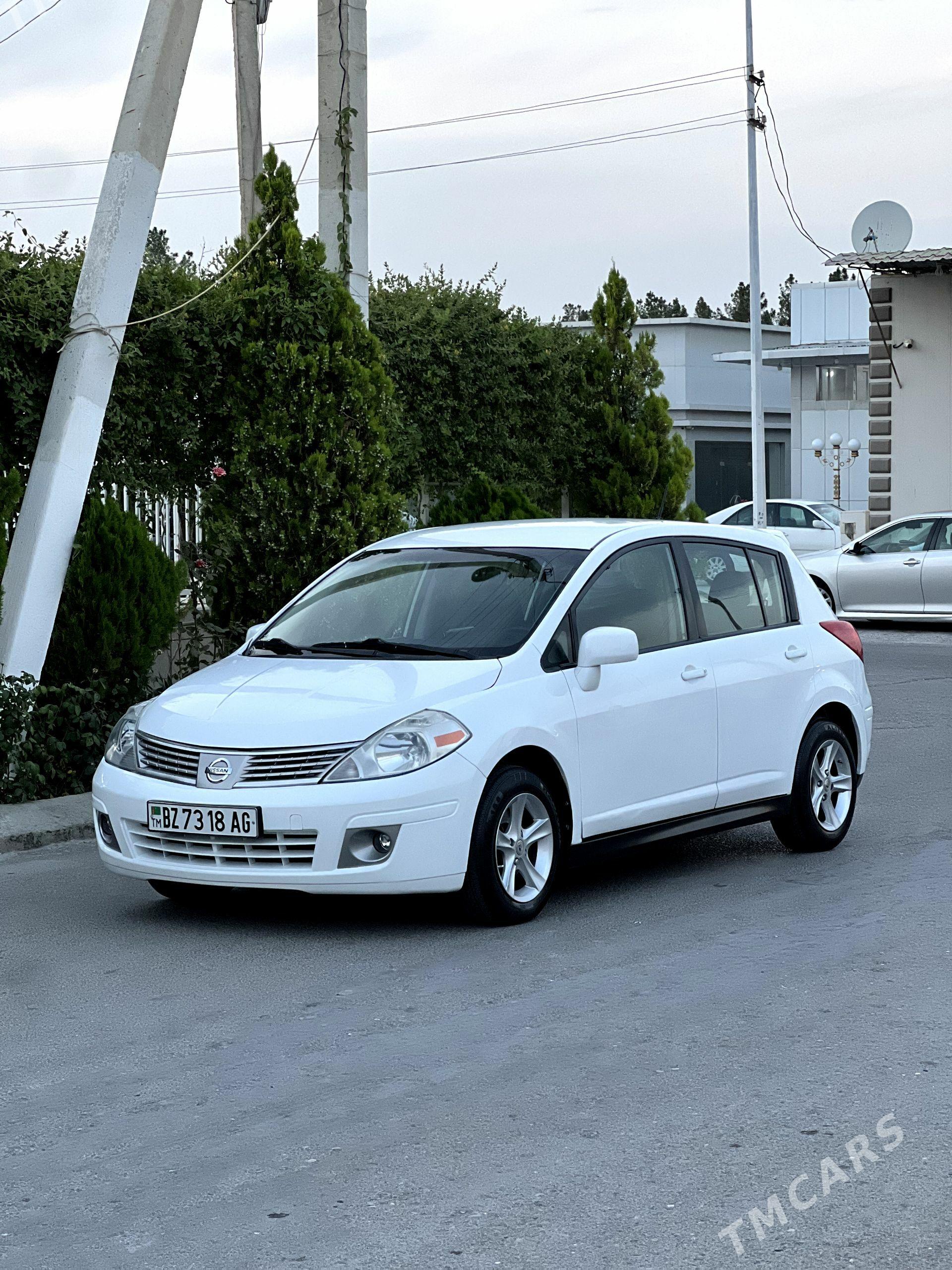 Nissan Versa 2010 - 139 000 TMT - Büzmeýin - img 1