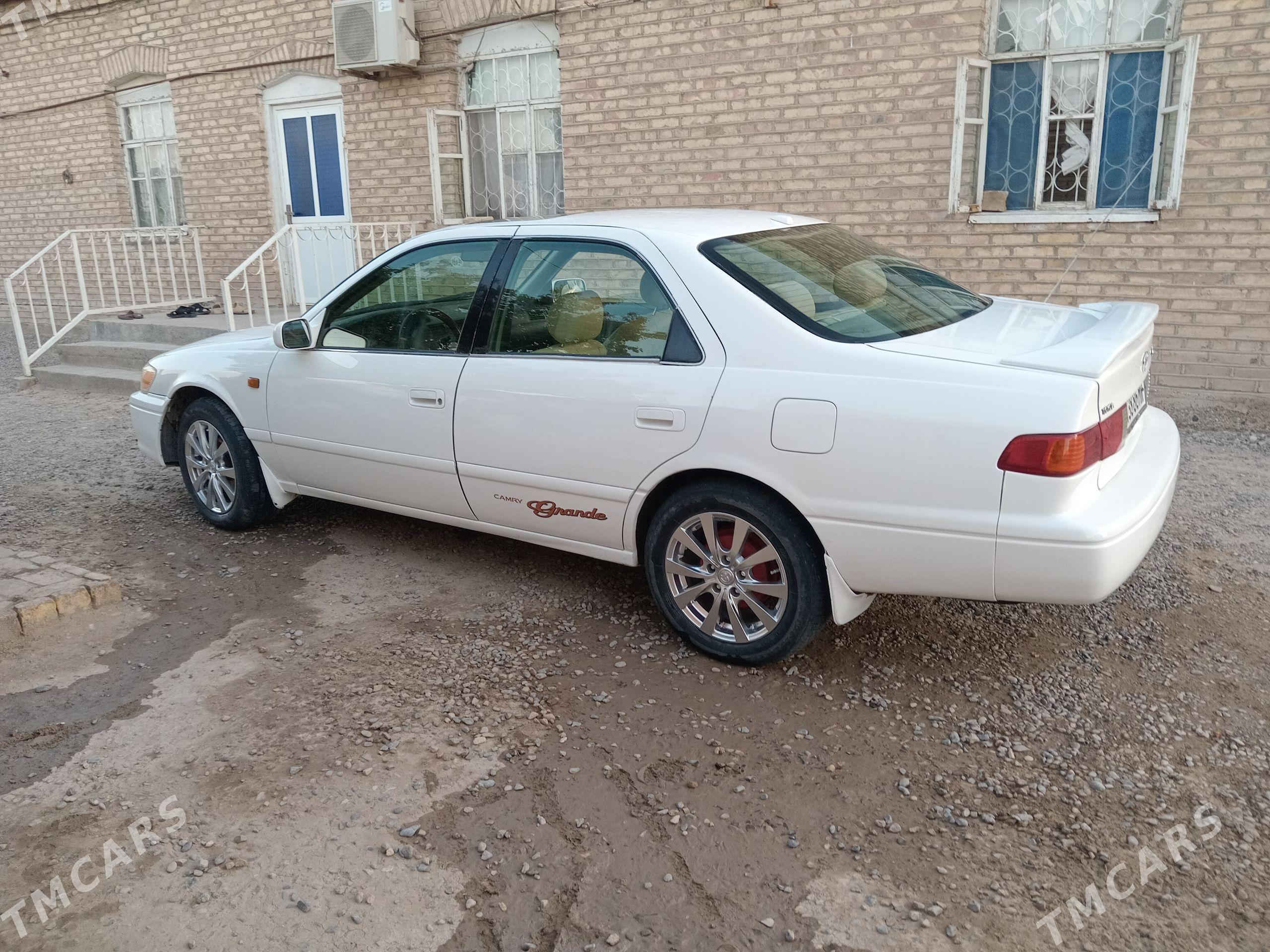 Toyota Camry 1997 - 138 000 TMT - Sakarçäge - img 1