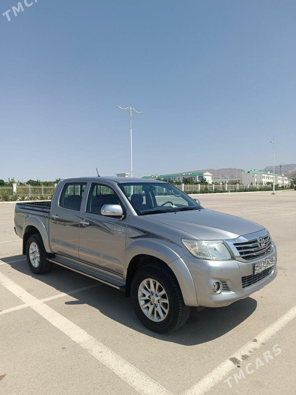 Toyota Hilux 2015 - 460 000 TMT - Балканабат - img 1