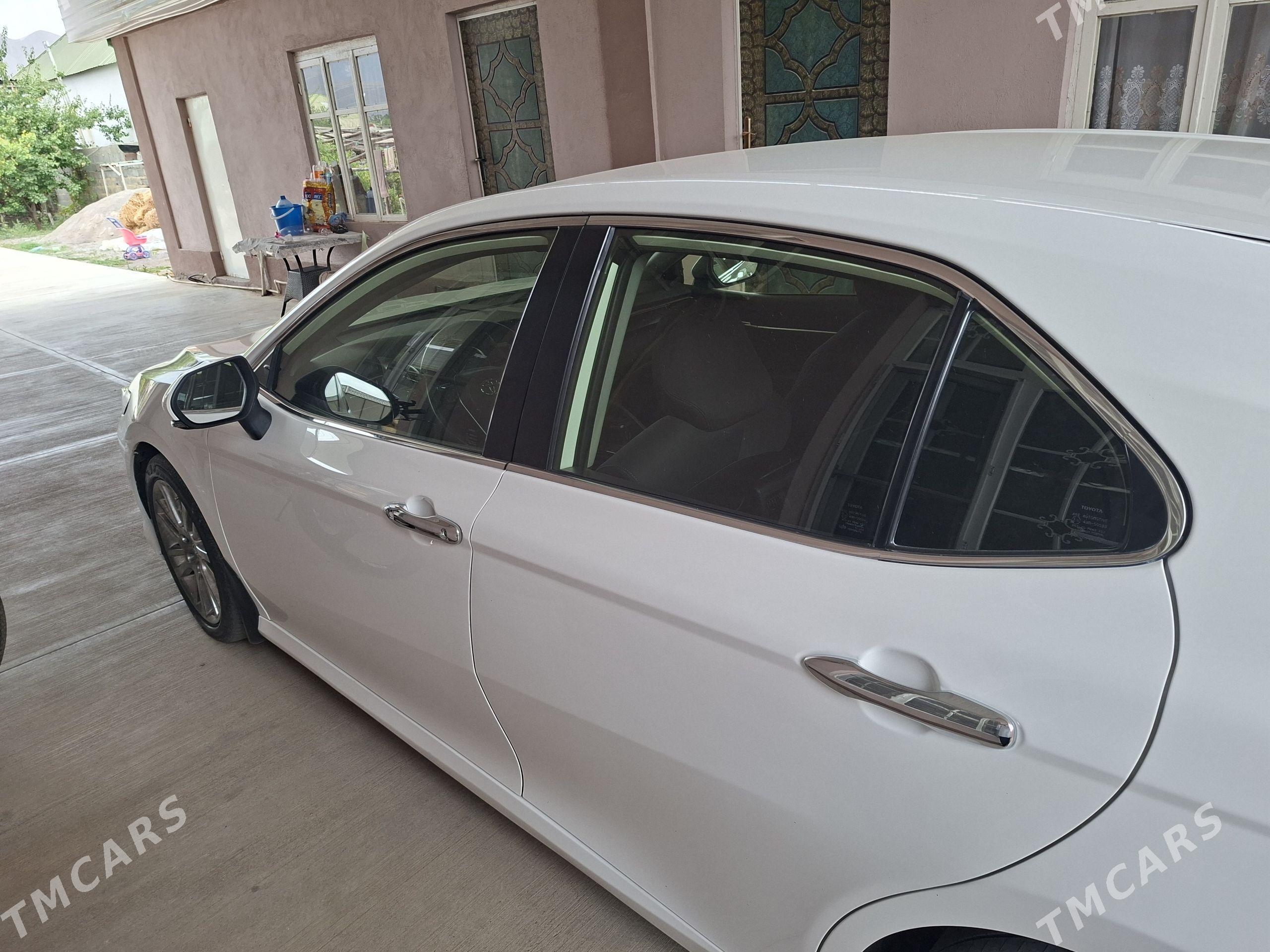 Toyota Camry Hybrid 2022 - 280 000 TMT - Багир - img 1