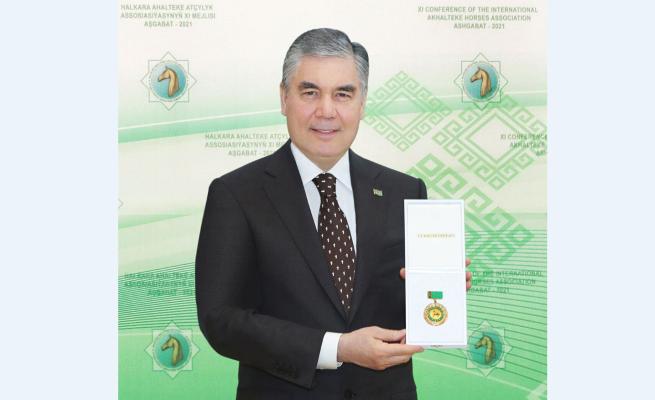 Gurbanguly Berdimuhamedowa «Türkmenistanyň ussat halypa seýsi» hormatly ady dakyldy