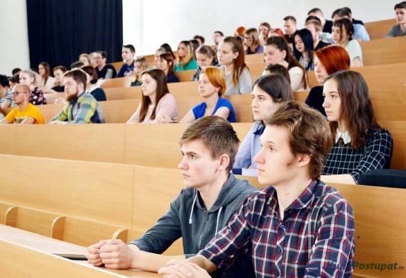 В прошедшем учебном году в вузах Беларуси обучались почти 9 тыс. туркменских студентов