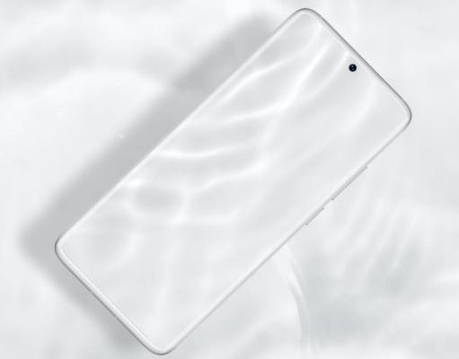 Meizu выпустила смартфон с белым экраном