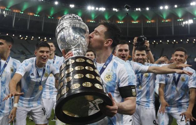 Messi Argentinanyň düzüminde ilkinji uly baýragyny gazandy