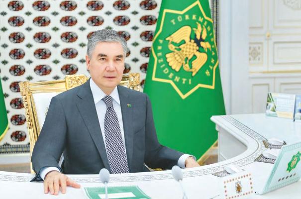 Türkmen Lideri sebitleriň ýolbaşçylary bilen iş maslahatyny geçirdi