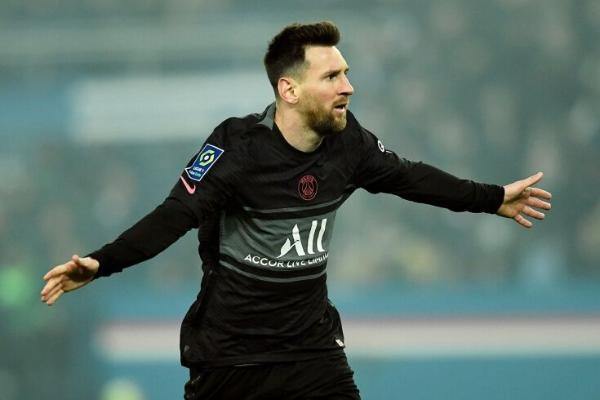 Messi Liga 1-de ilkinji goluny tora girizdi