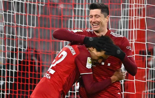 Lewandowskiý Gerd Mýulleriň rekordyny täzeledi