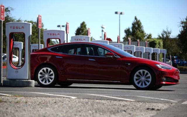 Tesla в III квартале обновила рекорд по продажам электромобилей