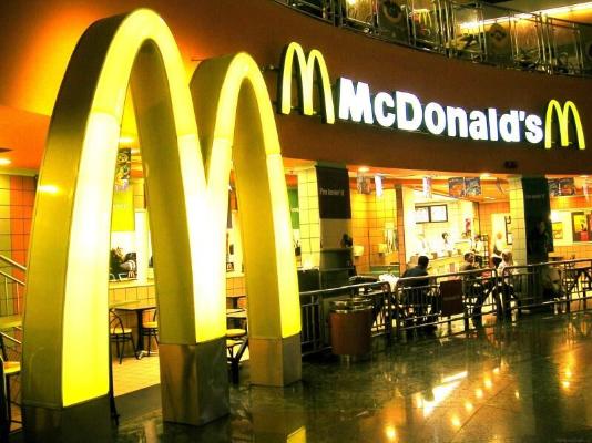 В McDonald’s начали внедрять роботов в производственном процессе