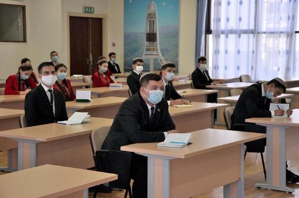 Будет организована доставка туркменских студентов-практикантов к местам учебы