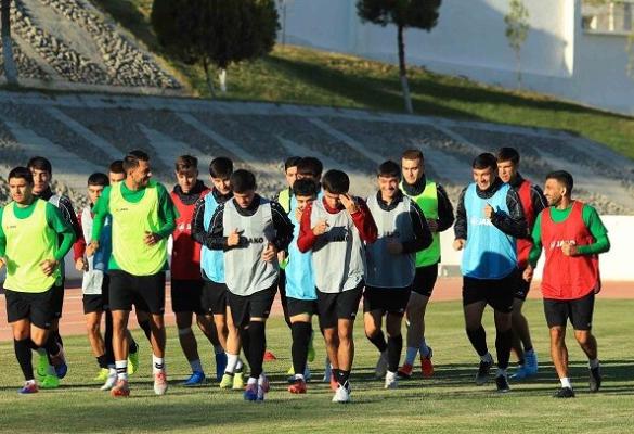 Сборная Туркменистана готовится к важнейшим матчам в Ашхабаде