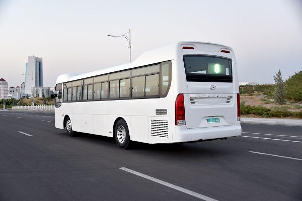 Türkmenistanda Täze ýyl gijesinde awtobus we taksi gatnawlarynyň wagty