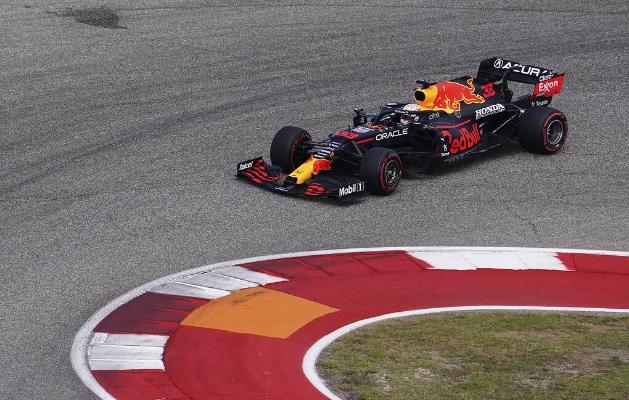 «Red Bull-dan» Werstappen Formula-1-da ABŞ-nyň Gran-prisiniň kwalifikasiýany ýeňdi