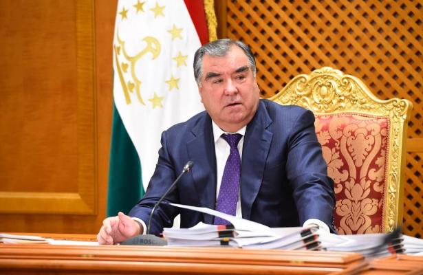 Emomali Rahmonyň Türkmenistana döwlet sapary başlandy