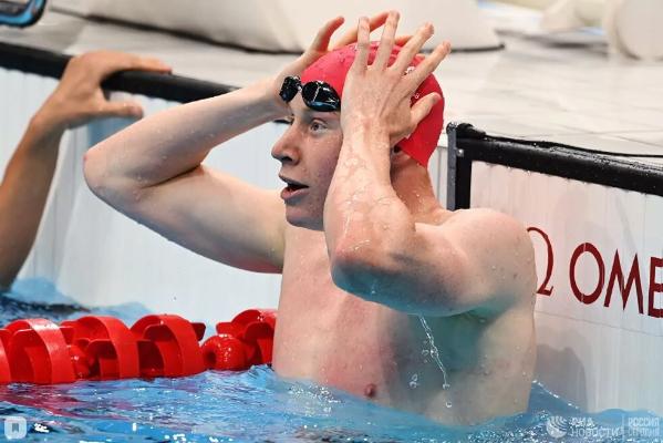 Britaniýaly Tomas Din 200 metr aralyga erkin usulda ýüzmekde Olimpiýa oýunlarynyň altyn medalyny gazandy