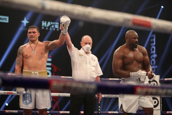 Украинский боксер Усик одолел британца Чисору