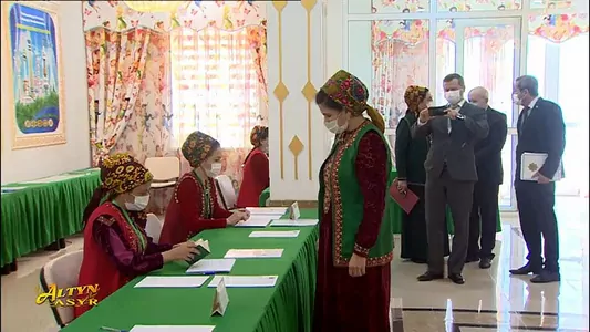 Türkmenistanda Prezidenti saýlawlary boýunça möhletinden öň ses bermek başlandy
