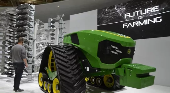 John Deere sürüjisiz oba hojalyk tehnikalaryny öndürip başlar