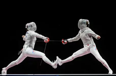 Российская фехтовальщица Позднякова выиграла золото на Олимпиаде