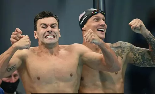 Американская сборная выиграла мужскую эстафету 4х100 м в плавании вольным стилем на Олимпиаде в Токио