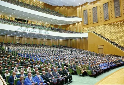 Türkmenistanyň Milli Geňeşiniň Halk Maslahatynyň birinji çagyrylyşynyň birinji mejlisi geçirildi