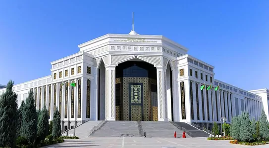 Ряд вузов Туркменистана в новом учебном году перейдут на хозрасчёт