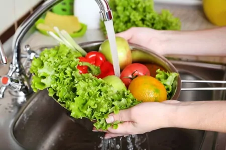 Ученые определили лучший способ отмыть овощи от бактерий