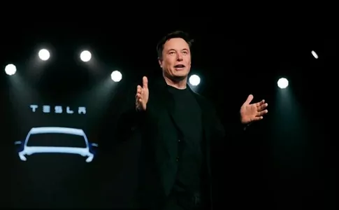 Илон Маск назвал себя­ «технокоролем» Tesla­